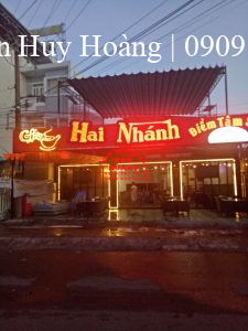 mai-hien-huy-hoang-thi-cong-lap-dat-mai-che-tai-an-giang 1