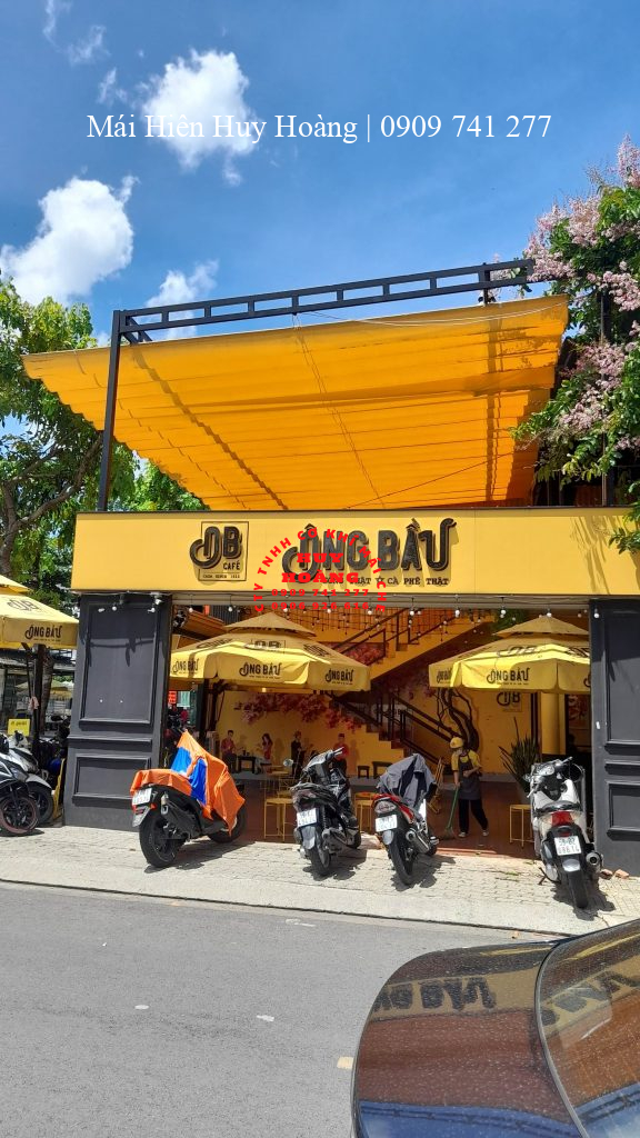 mai-hien-huy-hoang-thi-cong-lap-dat-mai-che-quan-cafe-ong-bau-1