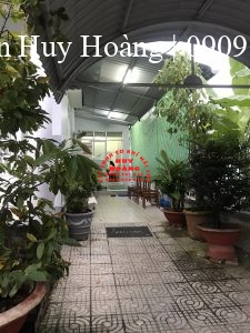 mai-hien-huy-hoang-thi-cong-lap-dat-mai-ton-vom-mat-kinh-vinh-long (2)