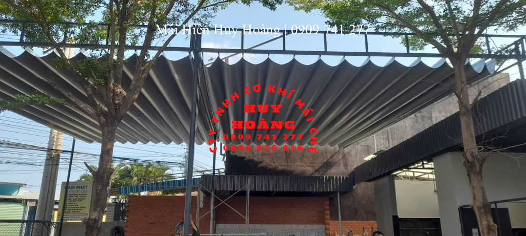 mai-hien-huy-hoang-thi-cong-lap-dat-mai-xep-di-dong-quan-1 (2)