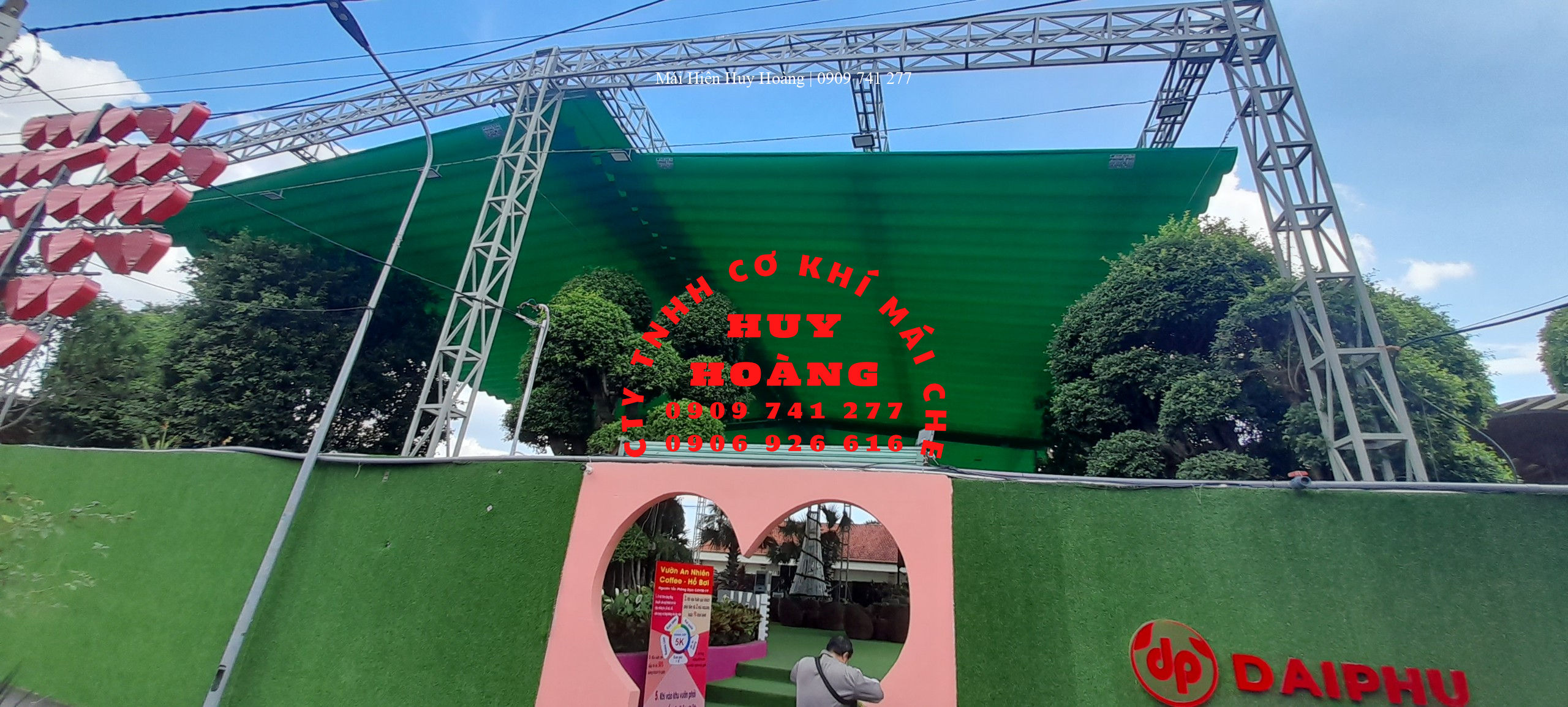 mai-hien-huy-hoang-thi-cong-lap-dat-mai-che-san-ron-binh-duong (6)