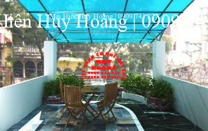 mai-hien-huy-hoang-thi-cong-lap-dat-mai-che-tam-polycarbonate (1)