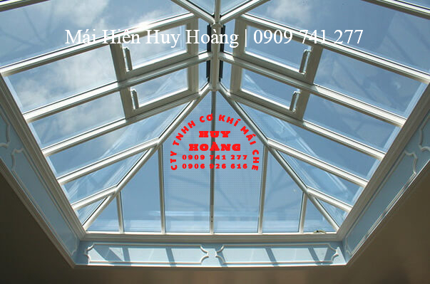 mai-hien-huy-hoang-thi-cong-lap-dat-mai-che-tam-polycarbonate (4)