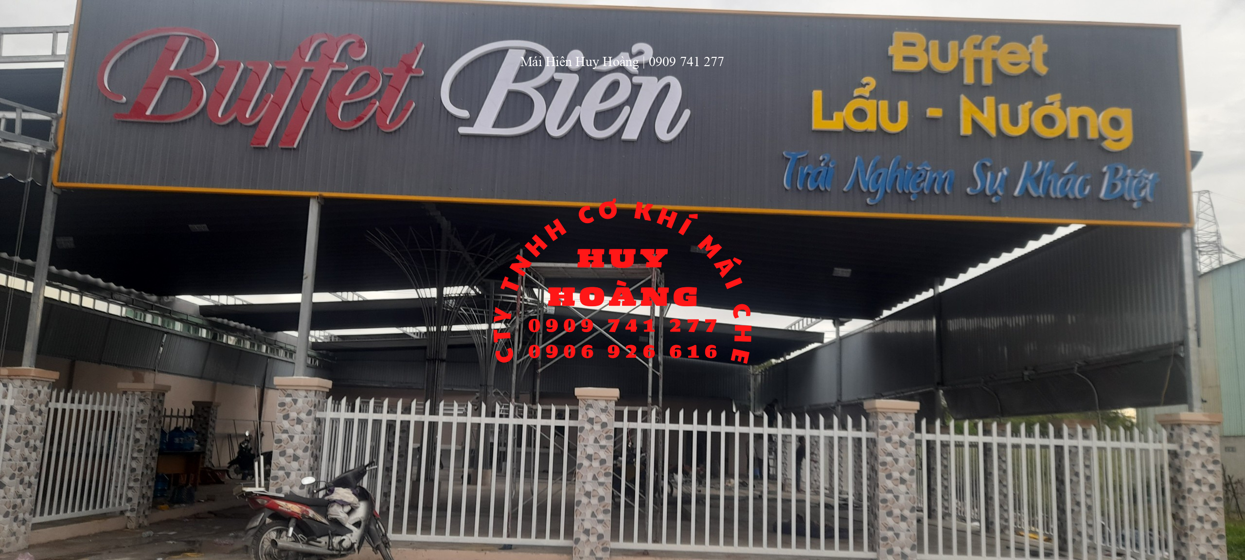 mai-hien-huy-hoang-thi-cong-lap-mai-che-nha-hang-buffet-bien (3)
